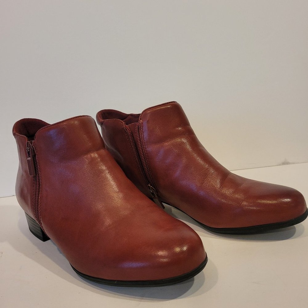 EUC Trotters Major Ankle Booties 8WW